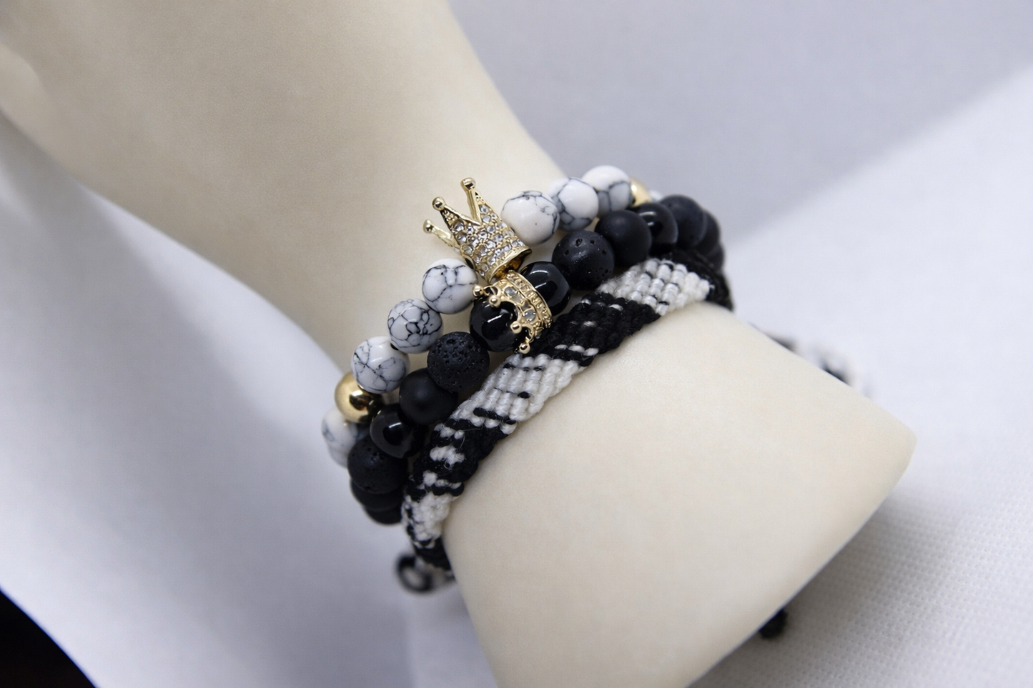 KEEP THE FAITH ARMBAND 02